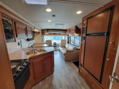 2017 Winnebago Vista 31BE photo 14