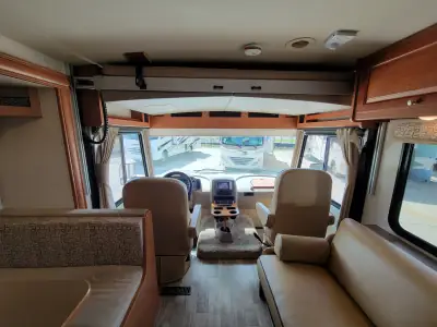 2017 Winnebago Vista 31BE photo 25
