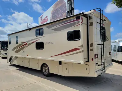 2017 Winnebago Vista 31BE photo 5