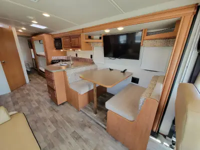 2017 Winnebago Vista 31BE photo 11