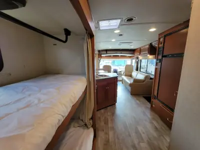 2017 Winnebago Vista 31BE photo 17