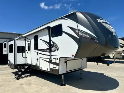 2018 Forest River Wildwood Heritage Glen LTZ 372RD photo 2