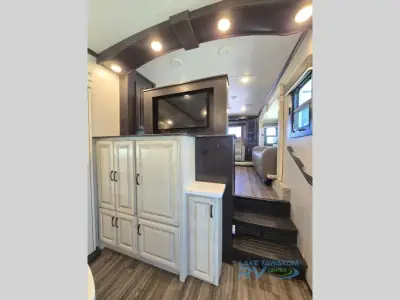 2023 Jayco North Point 382FLRB photo 15