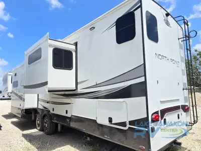 2023 Jayco North Point 382FLRB photo 4