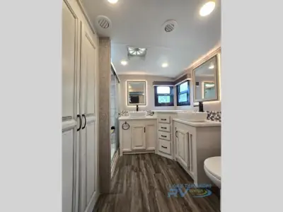 2023 Jayco North Point 382FLRB photo 26