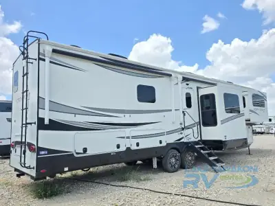2023 Jayco North Point 382FLRB photo 5