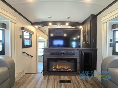 2023 Jayco North Point 382FLRB photo 14