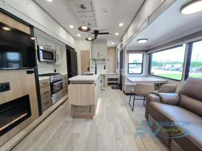 2025 Forest River Sandpiper 4002FB photo 11