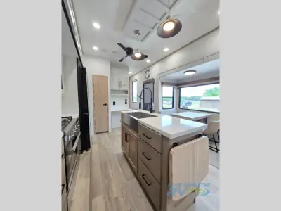 2025 Forest River Sandpiper 4002FB photo 14