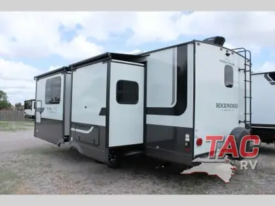 2027 Forest River Rockwood Mini Lite 2523MBR photo 5