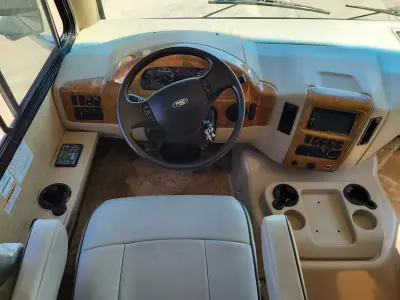 2016 Thor Motor Coach Windsport 27K photo 24