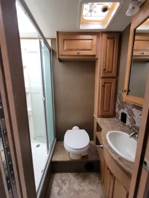2016 Thor Motor Coach Windsport 27K photo 14