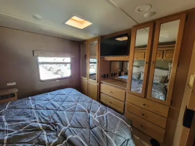 2016 Thor Motor Coach Windsport 27K photo 17