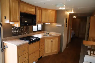 2013 Holiday Rambler Vacationer SE 33SFD photo 10