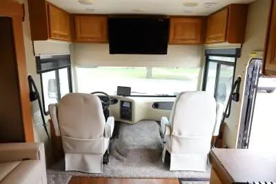 2013 Holiday Rambler Vacationer SE 33SFD photo 19