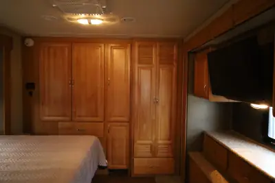 2013 Holiday Rambler Vacationer SE 33SFD photo 12
