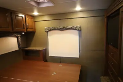 2016 Thor Motor Coach Four Winds 31E photo 17