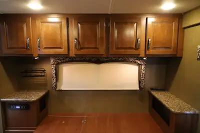 2016 Thor Motor Coach Four Winds 31E photo 19