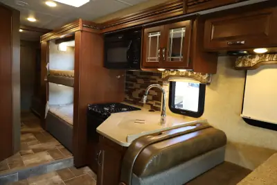2016 Thor Motor Coach Four Winds 31E photo 14