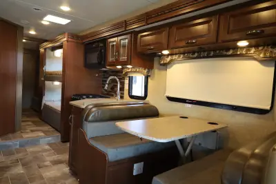 2016 Thor Motor Coach Four Winds 31E photo 10