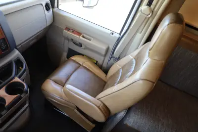 2016 Thor Motor Coach Four Winds 31E photo 25