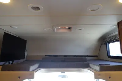 2016 Thor Motor Coach Four Winds 31E photo 21