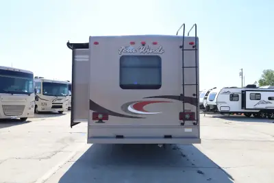 2016 Thor Motor Coach Four Winds 31E photo 7