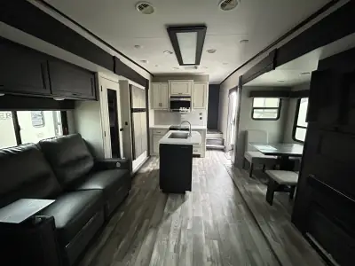 2022 Highland Ridge Roamer 264RLS photo 6