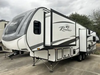 2022 Highland Ridge Roamer 264RLS photo 2