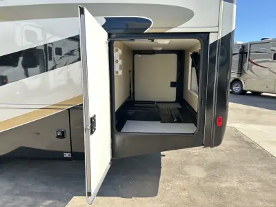 2010 Thor Motor Coach Serrano 31V photo 27