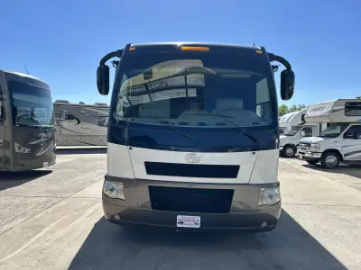 2010 Thor Motor Coach Serrano 31V photo 8