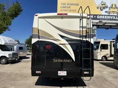 2010 Thor Motor Coach Serrano 31V photo 7