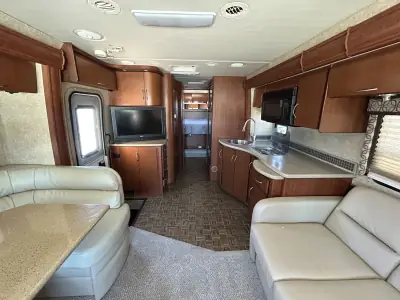 2010 Thor Motor Coach Serrano 31V photo 10