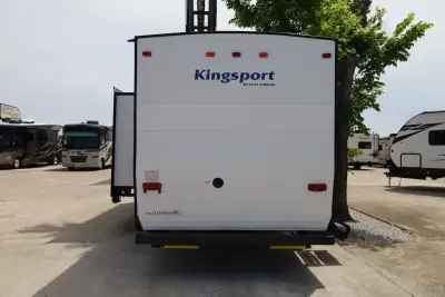 2018 Gulf Stream Kingsport 271DDS photo 7