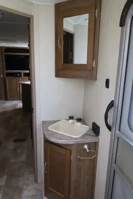 2018 Gulf Stream Kingsport 271DDS photo 17