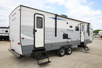 2018 Gulf Stream Kingsport 271DDS photo 2