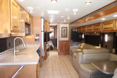 2016 Tiffin Motorhomes Allegro Open Road 32 SA photo 9