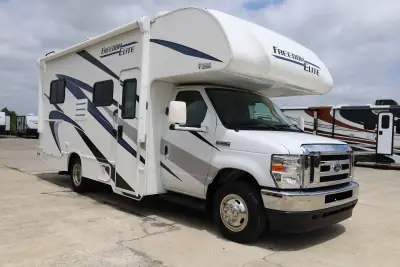 2022 Thor Motor Coach Freedom Elite 22HE photo 2