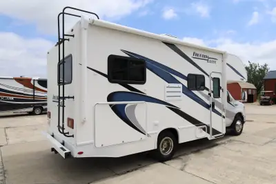 2022 Thor Motor Coach Freedom Elite 22HE photo 5