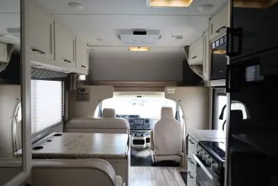 2022 Thor Motor Coach Freedom Elite 22HE photo 10