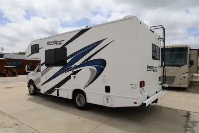 2022 Thor Motor Coach Freedom Elite 22HE photo 6