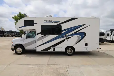 2022 Thor Motor Coach Freedom Elite 22HE photo 4