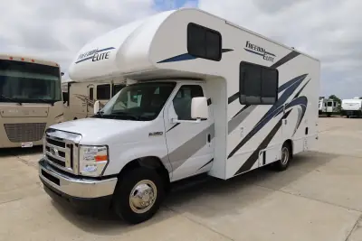 2022 Thor Motor Coach Freedom Elite 22HE photo 3