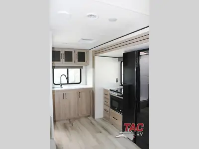 2025 Keystone Coleman Legacy 2115RK photo 14