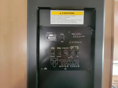 2019 Thor Motor Coach Daybreak 30DB photo 26