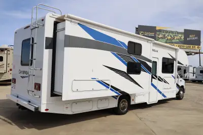 2019 Thor Motor Coach Daybreak 30DB photo 5