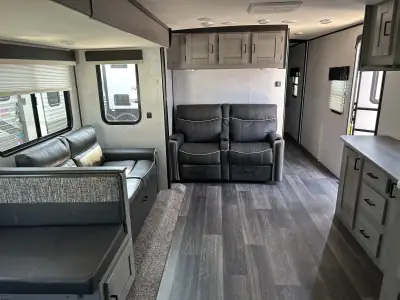 2021 Heartland Mallard M301 photo 6