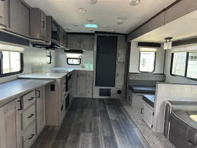 2021 Heartland Mallard M301 photo 5