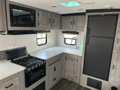 2021 Heartland Mallard M301 photo 8