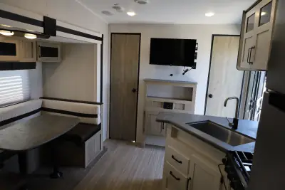 2022 Palomino Puma XLE Lite 29TSS photo 11